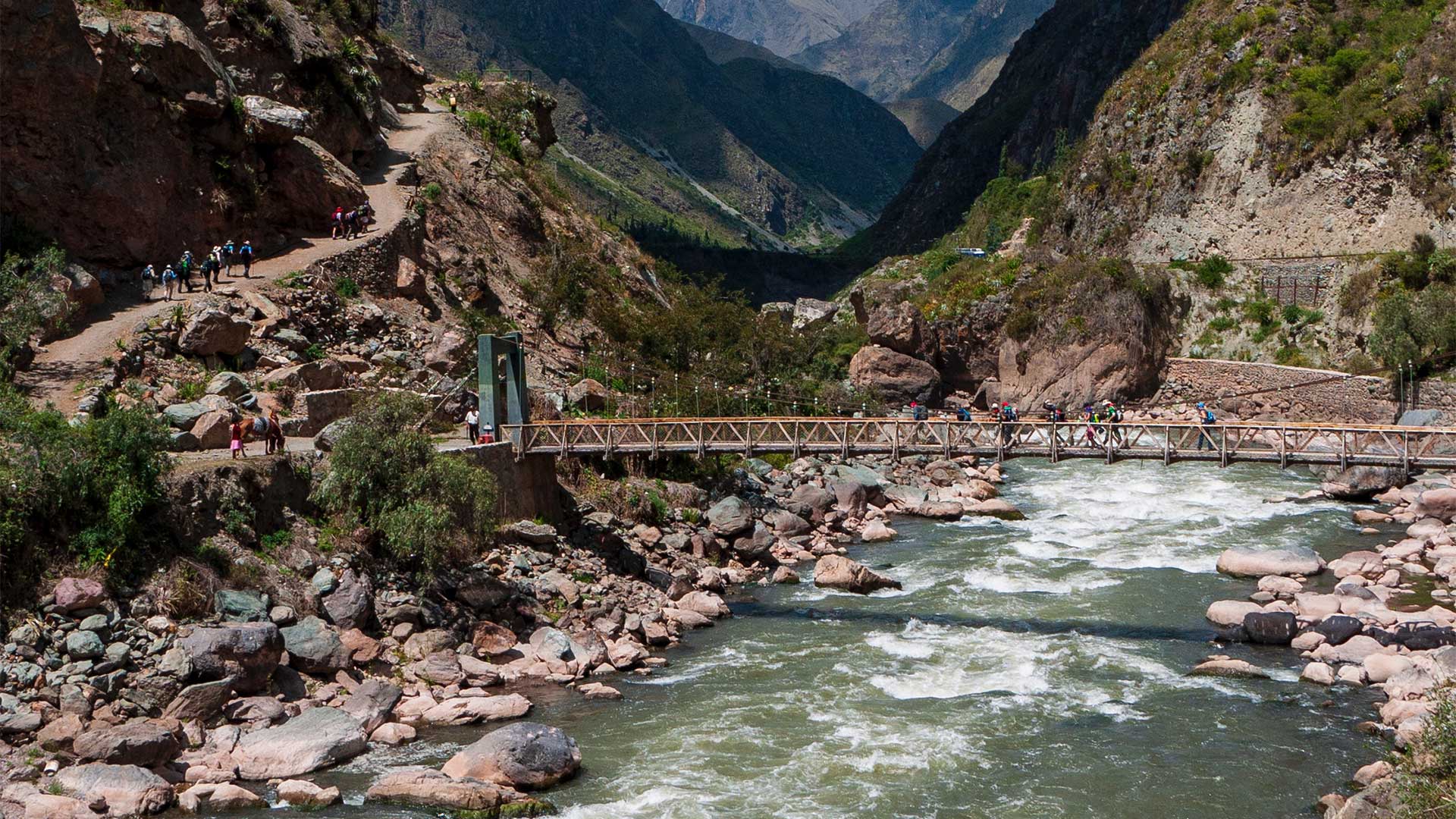 Derecho de uso de agua, imagen explicativa de un río en el Perú